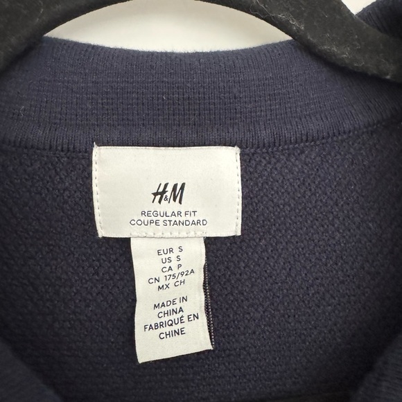 H&M men’s navy colored regular fit knit collar polo shirt top size small - Picture 4 of 4